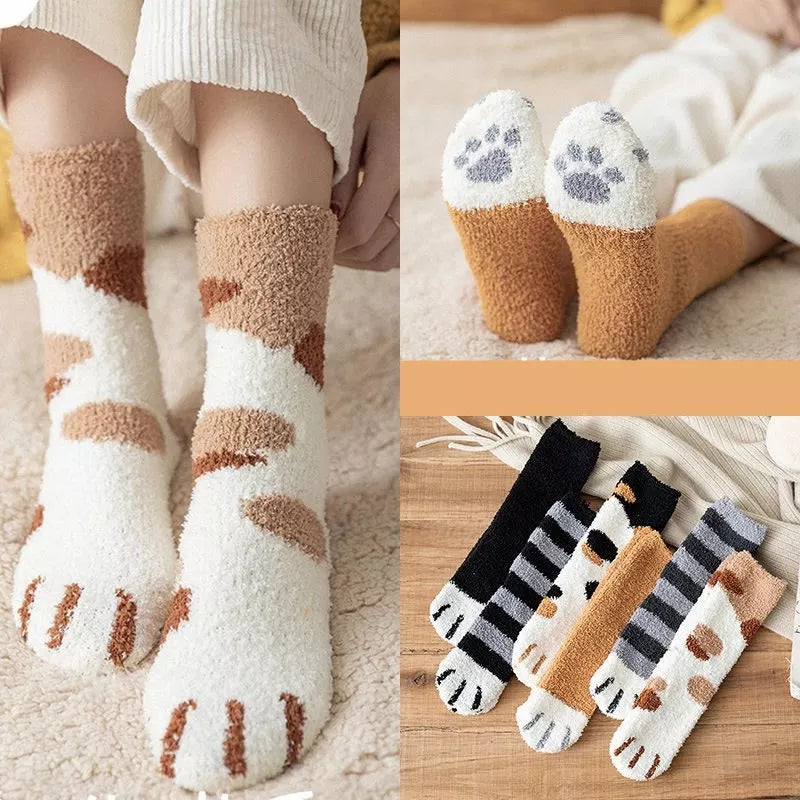 Socken für Frauen mit niedlichem 3D-Hundekatzen-Pfotenmuster