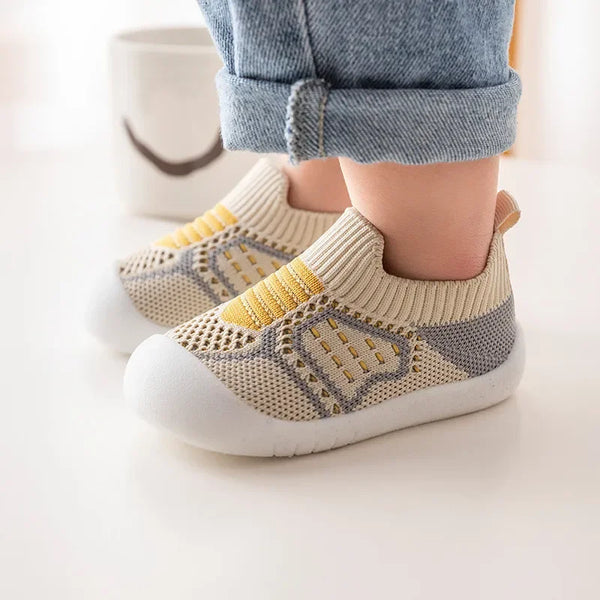 Babyschuhe rutschfest, atmungsaktiv mit Gummisohle